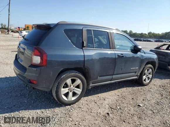 2014 Jeep Compass Sport with VIN 1C4NJDBB3ED828648, listed as a Copart auction lot 71368445 with 155,934 mi miles and Clean title. Bid and sale history available at DreamBid. Image 3.