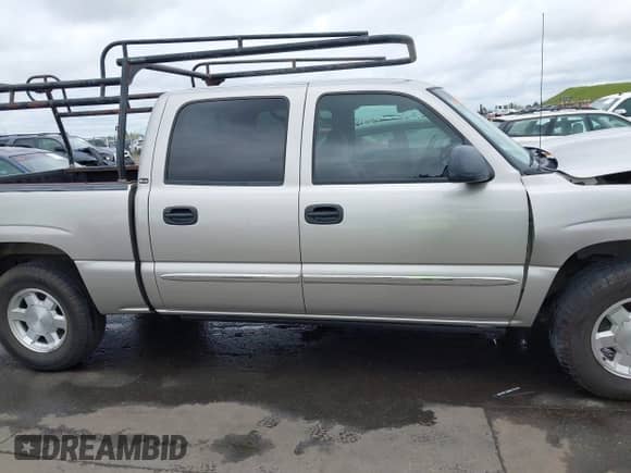 2004 GMC Sierra 1500 SLE with VIN 2GTEK13T441361334, listed as a IAAI auction lot 41928480 with 275,082 mi miles and . Bid and sale history available at DreamBid. Image 14.