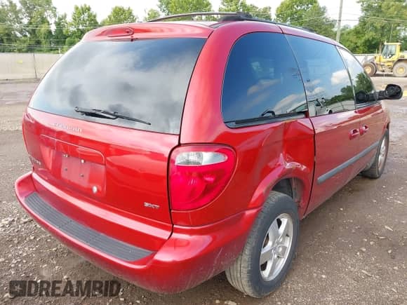 2007 Dodge Caravan SXT z VIN 1D4GP45R07B161281, wystawiony jako IAAI lot #42803666 z przebiegiem 85 962 mil mil oraz . Historia ofert i sprzedaży dostępna na DreamBid. Obrazek 6.