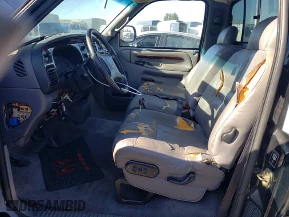 1998 Dodge 1500 с VIN 1B7HC16Z0WS611021, выставлен на аукционе Copart как лот 76940574 с пробегом 191 580 миль миль и Чистый • Clean title. История ставок и продаж доступна на DreamBid. Изображение 7.
