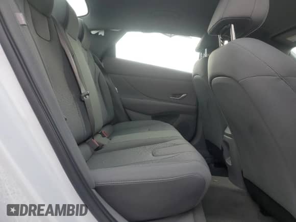 2024 Hyundai Elantra SE z VIN KMHLL4DG6RU840711, wystawiony jako Copart lot #85317414 z przebiegiem 1 667 mil mil oraz Nie do naprawy • Non repairable. Historia ofert i sprzedaży dostępna na DreamBid. Obrazek 10.