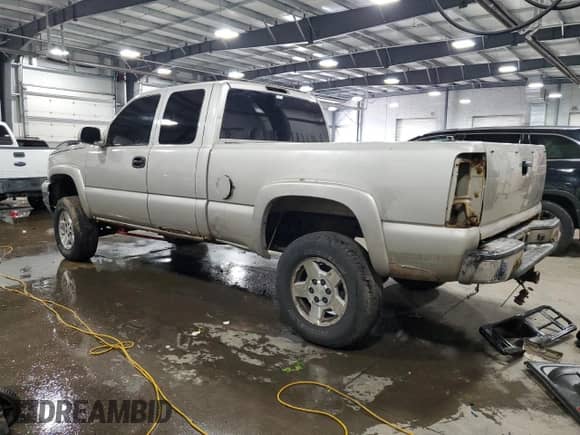 2005 Chevrolet Silverado 1500 LS with VIN 1GCEK19B35E135865, listed as a Copart auction lot 58020245 with Not provided miles and Salvage title. Bid and sale history available at DreamBid. Image 2.