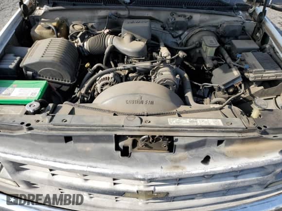 2000 Chevrolet Silverado 2500 с VIN 1GCGC24RXYR197759, выставлен на аукционе Copart как лот 42634935 с пробегом 658 067 миль миль и Списание • Salvage title. История ставок и продаж доступна на DreamBid. Изображение 11.