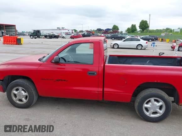 1997 Dodge Dakota с VIN 1B7FL26X4VS173260, выставлен на аукционе IAAI как лот 42159512 с пробегом 125 879 миль миль и . История ставок и продаж доступна на DreamBid. Изображение 18.