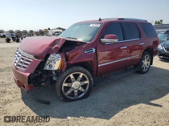 2011 Cadillac Escalade Premium с VIN 1GYS4CEF5BR131249, выставлен на аукционе Copart как лот 68678945 с пробегом 95 670 миль миль и Списание • Salvage title. История ставок и продаж доступна на DreamBid. Изображение 1.