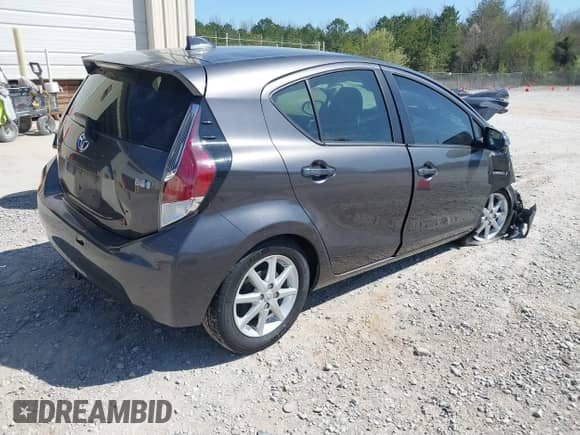 2015 Toyota Prius One z VIN JTDKDTB31F1096438, wystawiony jako IAAI lot #41859685 z przebiegiem 208 302 mil mil oraz . Historia ofert i sprzedaży dostępna na DreamBid. Obrazek 4.