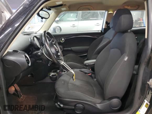 2013 MINI Hardtop с VIN WMWSU3C56DT544784, выставлен на аукционе Copart как лот 90458525 с пробегом 114 371 миль миль и Чистый • Clean title. История ставок и продаж доступна на DreamBid. Изображение 7.