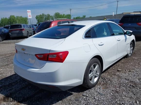 2023 Chevrolet Malibu LS с VIN 1G1ZC5ST2PF147696, выставлен на аукционе IAAI как лот 42385272 с пробегом 70 798 миль миль и . История ставок и продаж доступна на DreamBid. Изображение 4.