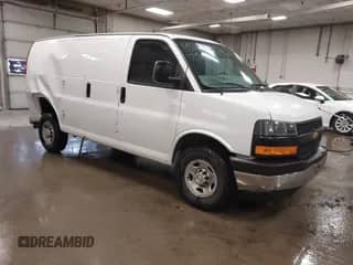 2020 Chevrolet Express Cargo with VIN 1GCWGAFP5L1266659, listed as a IAAI auction lot 42067566 with 122,413 mi miles and . Bid and sale history available at DreamBid. Image 1.