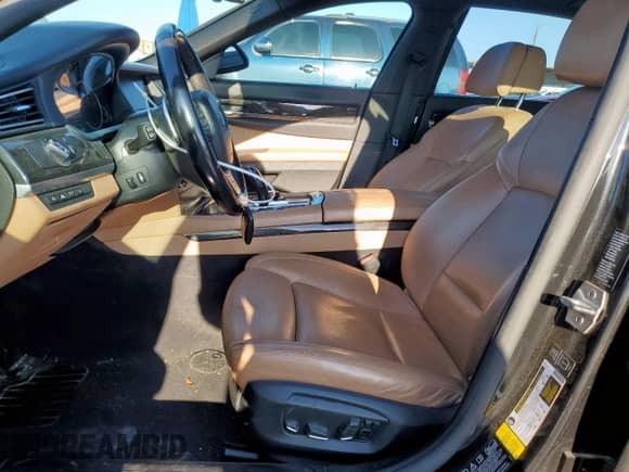 2015 BMW 7 Series 750Li xDrive with VIN WBAYF8C58FD654198, listed as a Copart auction lot 68926055 with 113,982 mi miles and Salvage title. Bid and sale history available at DreamBid. Image 7.