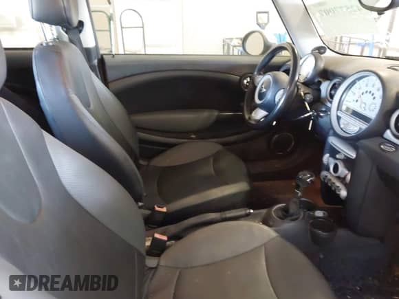 2010 MINI Hardtop with VIN WMWMF3C50ATZ63602, listed as a IAAI auction lot 42577007 with 121,843 mi miles and . Bid and sale history available at DreamBid. Image 5.