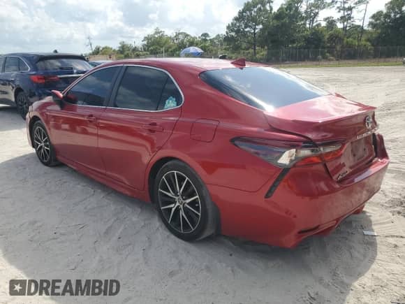 2023 Toyota Camry SE z VIN 4T1G11AK7PU120197, wystawiony jako Copart lot #69823055 z przebiegiem 55 573 mil mil oraz Szkoda całkowita • Salvage title. Historia ofert i sprzedaży dostępna na DreamBid. Obrazek 2.