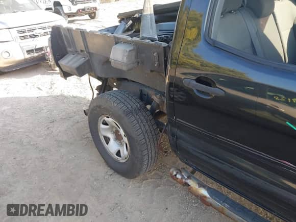 2012 Toyota Tacoma PreRunner z VIN 3TMJU4GN9CM135447, wystawiony jako IAAI lot #43266600 z przebiegiem 144 674 mil mil oraz . Historia ofert i sprzedaży dostępna na DreamBid. Obrazek 17.