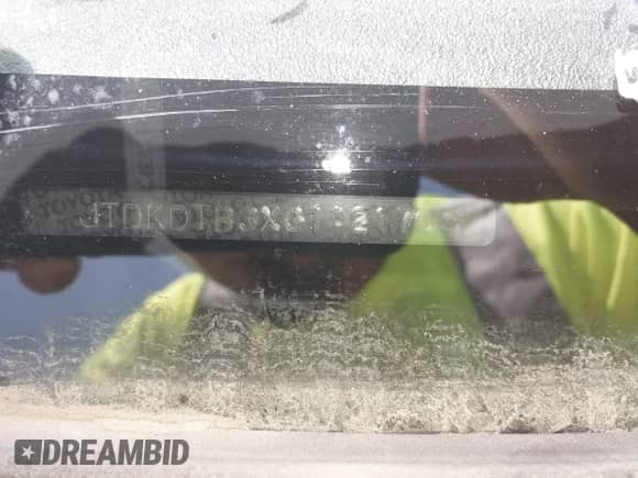 2016 Toyota Prius One z VIN JTDKDTB3XG1121709, wystawiony jako IAAI lot #41782732 z przebiegiem 116 501 mil mil oraz . Historia ofert i sprzedaży dostępna na DreamBid. Obrazek 9.