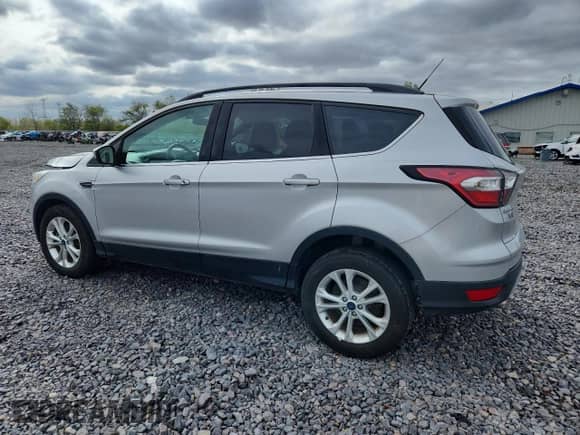 2017 Ford Escape SE с VIN 1FMCU9G9XHUB90660, выставлен на аукционе Copart как лот 84883315 с пробегом 126 794 миль миль и Чистый • Clean title. История ставок и продаж доступна на DreamBid. Изображение 2.