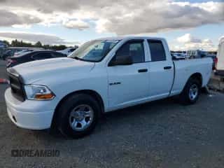 2009 Dodge 1500 ST z VIN 1D3HB18K19S750699, wystawiony jako Copart lot #86498805 z przebiegiem 183 492 mil mil oraz Szkoda całkowita • Salvage title. Historia ofert i sprzedaży dostępna na DreamBid. Obrazek 1.
