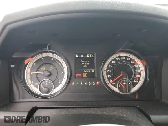 2017 Ram 1500 Express z VIN 1C6RR6FG7HS860991, wystawiony jako Copart lot #54261035 z przebiegiem 68 271 mil mil oraz Szkoda całkowita • Salvage title. Historia ofert i sprzedaży dostępna na DreamBid. Obrazek 9.