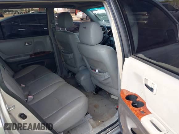 2005 Toyota Highlander with VIN JTEEP21A750109336, listed as a IAAI auction lot 43052400 with 242,632 mi miles and . Bid and sale history available at DreamBid. Image 8.
