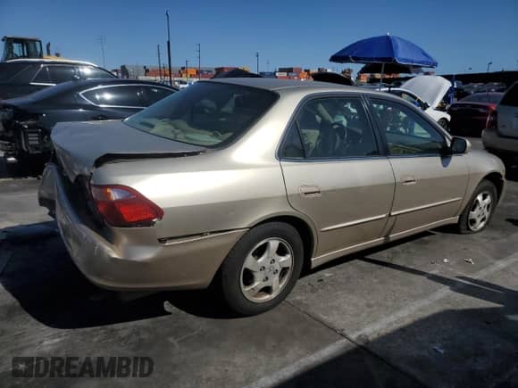 2000 Honda Accord EX z VIN JHMCG6685YC003686, wystawiony jako Copart lot #51540365 z przebiegiem 190 406 mil mil oraz Szkoda całkowita • Salvage title. Historia ofert i sprzedaży dostępna na DreamBid. Obrazek 3.