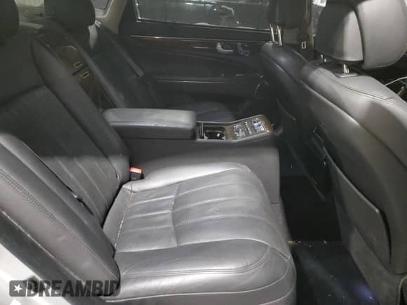 2013 Hyundai Equus Signature z VIN KMHGH4JH2DU064215, wystawiony jako Copart lot #88299645 z przebiegiem 137 011 mil mil oraz Czysty tytuł • Clean title. Historia ofert i sprzedaży dostępna na DreamBid. Obrazek 10.