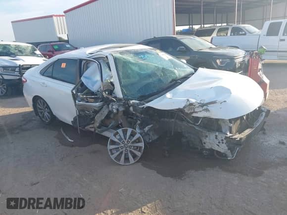 2016 Toyota Camry XLE с VIN 4T1BF1FK8GU576018, выставлен на аукционе IAAI как лот 43400636 с пробегом Не указан миль и . История ставок и продаж доступна на DreamBid. Изображение 1.