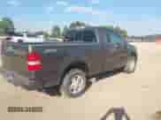 2006 Ford F-150 XL z VIN 1FTRF12266NB19869, wystawiony jako IAAI lot #43434203 z przebiegiem 116 276 mil mil oraz . Historia ofert i sprzedaży dostępna na DreamBid. Obrazek 4.