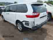 2017 Toyota Sienna L z VIN 5TDZZ3DC4HS779866, wystawiony jako IAAI lot #42790394 z przebiegiem 130 059 mil mil oraz . Historia ofert i sprzedaży dostępna na DreamBid. Obrazek 3.