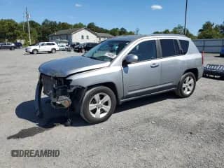 2014 Jeep Compass Latitude с VIN 1C4NJDEB8ED827099, выставлен на аукционе Copart как лот 71846995 с пробегом 77 981 миль миль и Списание • Salvage title. История ставок и продаж доступна на DreamBid. Изображение 1.