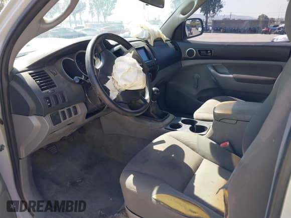 2007 Toyota Tacoma PreRunner z VIN 5TENX62N27Z391112, wystawiony jako IAAI lot #42208231 z przebiegiem 250 512 mil mil oraz . Historia ofert i sprzedaży dostępna na DreamBid. Obrazek 8.