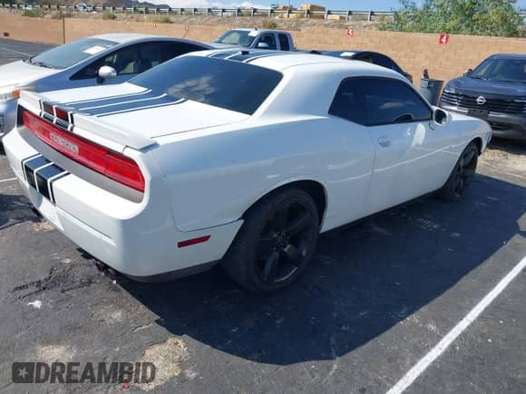 2013 Dodge Challenger SXT с VIN 2C3CDYAG0DH511936, выставлен на аукционе IAAI как лот 43316730 с пробегом 173 412 миль миль и . История ставок и продаж доступна на DreamBid. Изображение 4.