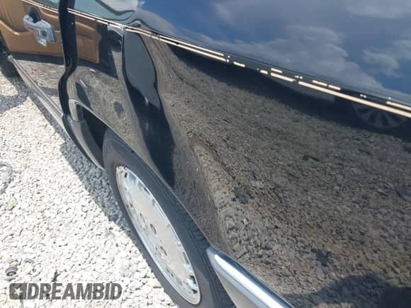 1990 Mercedes-Benz 300 E with VIN WDBEA30DXLB268200, listed as a IAAI auction lot 42595545 with 135,418 mi miles and . Bid and sale history available at DreamBid. Image 6.