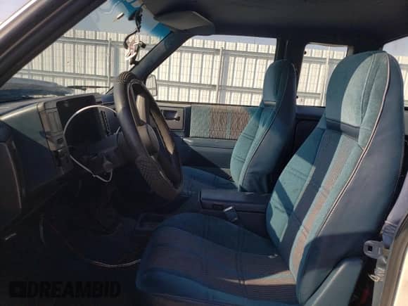 1992 Chevrolet S-10 z VIN 1GCCS19R4N2179797, wystawiony jako Copart lot #43402985 z przebiegiem 43 360 mil mil oraz Szkoda całkowita • Salvage title. Historia ofert i sprzedaży dostępna na DreamBid. Obrazek 7.