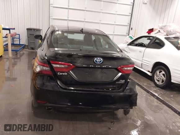 2023 Toyota Camry Hybrid XLE z VIN 4T1F31AK5PU611888, wystawiony jako IAAI lot #41304654 z przebiegiem 40 140 mil mil oraz . Historia ofert i sprzedaży dostępna na DreamBid. Obrazek 16.