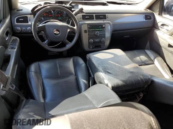 2011 Chevrolet Suburban with VIN 1GNWK5EG0BR121950, listed as a Copart auction lot 82678394 with 154,952 mi miles and Salvage title. Bid and sale history available at DreamBid. Image 8.