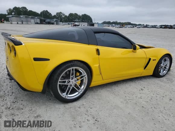 2008 Chevrolet Corvette Z06 z VIN 1G1YY26E985132577, wystawiony jako Copart lot #71378644 z przebiegiem 80 760 mil mil oraz Szkoda całkowita • Salvage title. Historia ofert i sprzedaży dostępna na DreamBid. Obrazek 3.