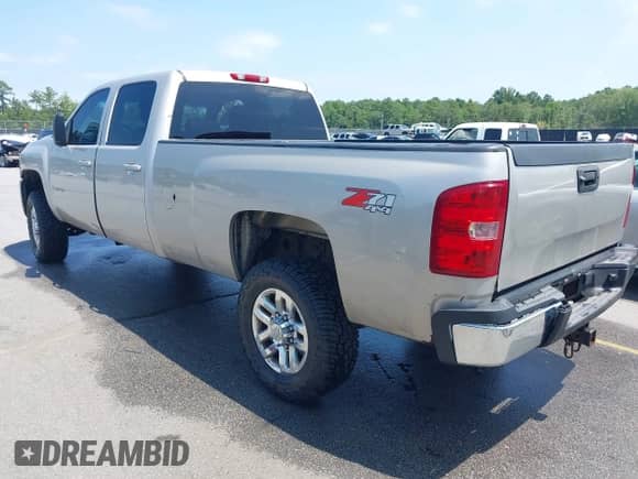 2009 Chevrolet Silverado 3500HD с VIN 1GCHK93649F145666, выставлен на аукционе IAAI как лот 42784176 с пробегом 433 366 миль миль и . История ставок и продаж доступна на DreamBid. Изображение 3.
