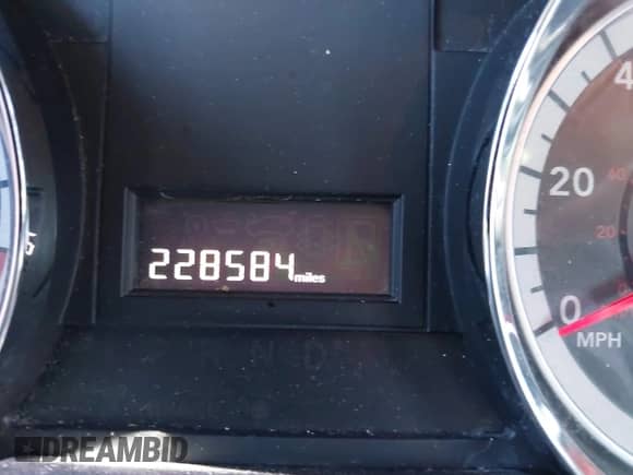 2014 Dodge Grand Caravan SXT with VIN 2C4RDGCG9ER245423, listed as a IAAI auction lot 43340034 with 228,584 mi miles and . Bid and sale history available at DreamBid. Image 7.