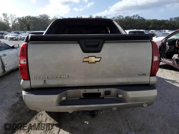 2008 Chevrolet Avalanche LTZ with VIN 3GNEC120X8G112030, listed as a Copart auction lot 78615044 with Not provided miles and Non repairable. Bid and sale history available at DreamBid. Image 6.