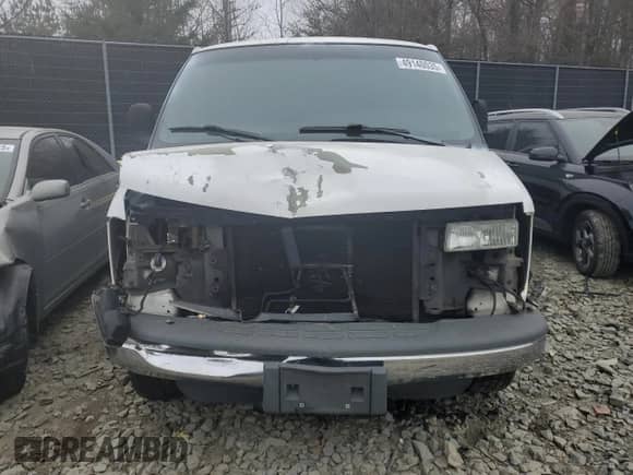 2002 Chevrolet Express with VIN 1GAHG39RX21192437, listed as a Copart auction lot 49140035 with 195,434 mi miles and Salvage title. Bid and sale history available at DreamBid. Image 5.