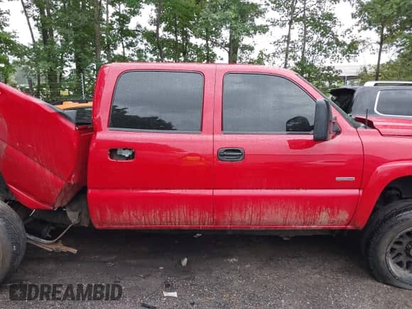2006 Chevrolet Silverado 2500HD LT3 с VIN 1GCHK23D96F228883, выставлен на аукционе IAAI как лот 42908093 с пробегом 181 558 миль миль и . История ставок и продаж доступна на DreamBid. Изображение 13.