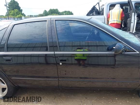 1995 Chevrolet Caprice с VIN 1G1BL52P0SR113056, выставлен на аукционе IAAI как лот 42787529 с пробегом 145 477 миль миль и . История ставок и продаж доступна на DreamBid. Изображение 13.
