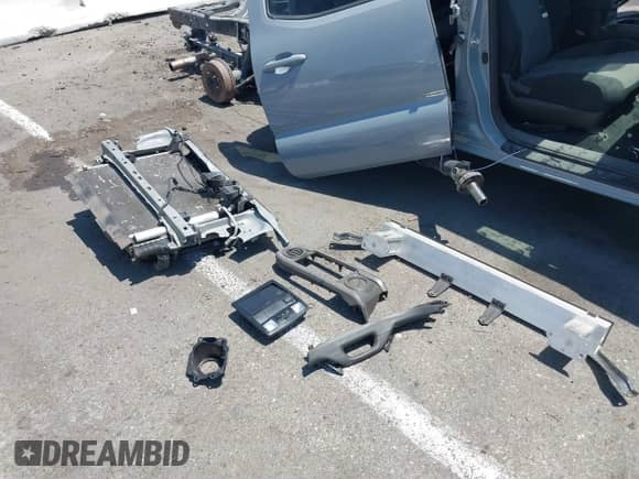 2021 Toyota Tacoma SR5 с VIN 3TYBZ5DN8MT000904, выставлен на аукционе IAAI как лот 42651517 с пробегом 68 366 миль миль и . История ставок и продаж доступна на DreamBid. Изображение 11.