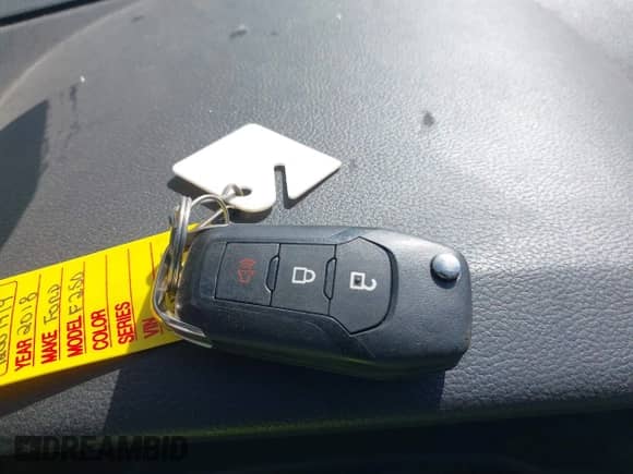 2018 Ford F-250 XL z VIN 1FT7W2A60JEB71072, wystawiony jako IAAI lot #42613228 z przebiegiem 134 180 mil mil oraz . Historia ofert i sprzedaży dostępna na DreamBid. Obrazek 11.