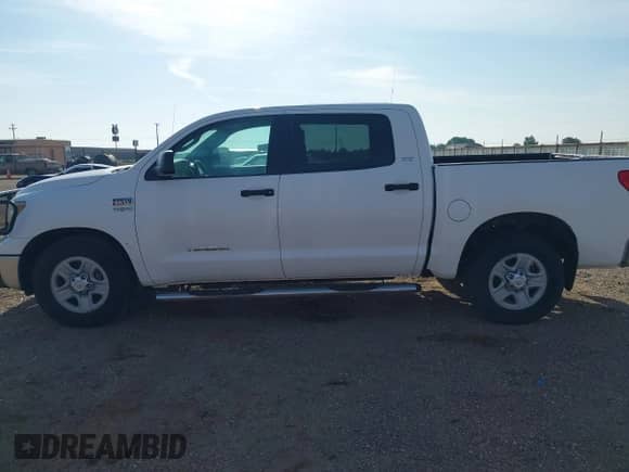 2008 Toyota Tundra с VIN 5TFDV54138X049795, выставлен на аукционе IAAI как лот 42377145 с пробегом Не указан миль и . История ставок и продаж доступна на DreamBid. Изображение 14.