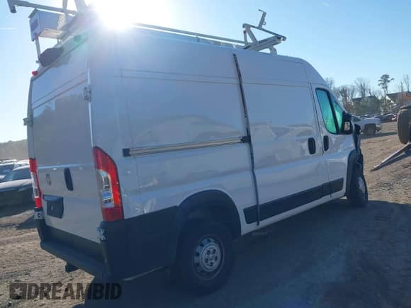 2023 Ram ProMaster Cargo с VIN 3C6LRVCG1PE509967, выставлен на аукционе IAAI как лот 41387568 с пробегом Не указан миль и . История ставок и продаж доступна на DreamBid. Изображение 4.