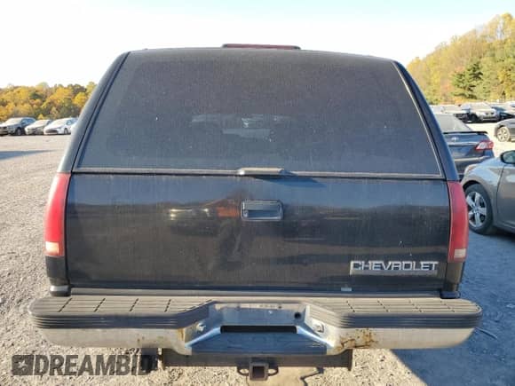 1994 Chevrolet Suburban с VIN 1GNFK16K0RJ417930, выставлен на аукционе Copart как лот 77583634 с пробегом 252 477 миль миль и Списание • Salvage title. История ставок и продаж доступна на DreamBid. Изображение 6.