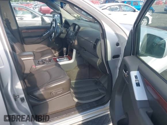 2011 Nissan Pathfinder LE with VIN 5N1AR1NB9BC602600, listed as a IAAI auction lot 42738623 with 197,331 mi miles and . Bid and sale history available at DreamBid. Image 5.