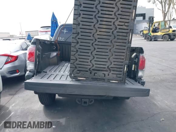 2022 Toyota Tacoma SR5 with VIN 3TMCZ5AN6NM506382, listed as a IAAI auction lot 43316369 with Not provided miles and . Bid and sale history available at DreamBid. Image 17.