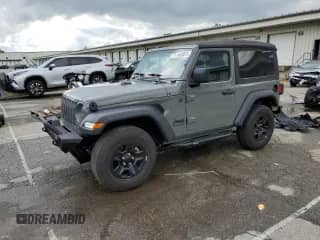 2022 Jeep Wrangler Sport с VIN 1C4GJXAG6NW271875, выставлен на аукционе Copart как лот 54939575 с пробегом 33 884 миль миль и Списание • Salvage title. История ставок и продаж доступна на DreamBid. Изображение 1.