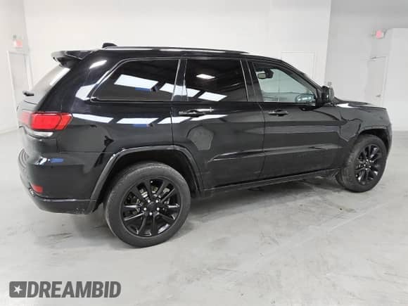 2018 Jeep Grand Cherokee Altitude z VIN 1C4RJFAG5JC104244, wystawiony jako Copart lot #71430535 z przebiegiem 53 506 mil mil oraz Czysty tytuł • Clean title. Historia ofert i sprzedaży dostępna na DreamBid. Obrazek 3.